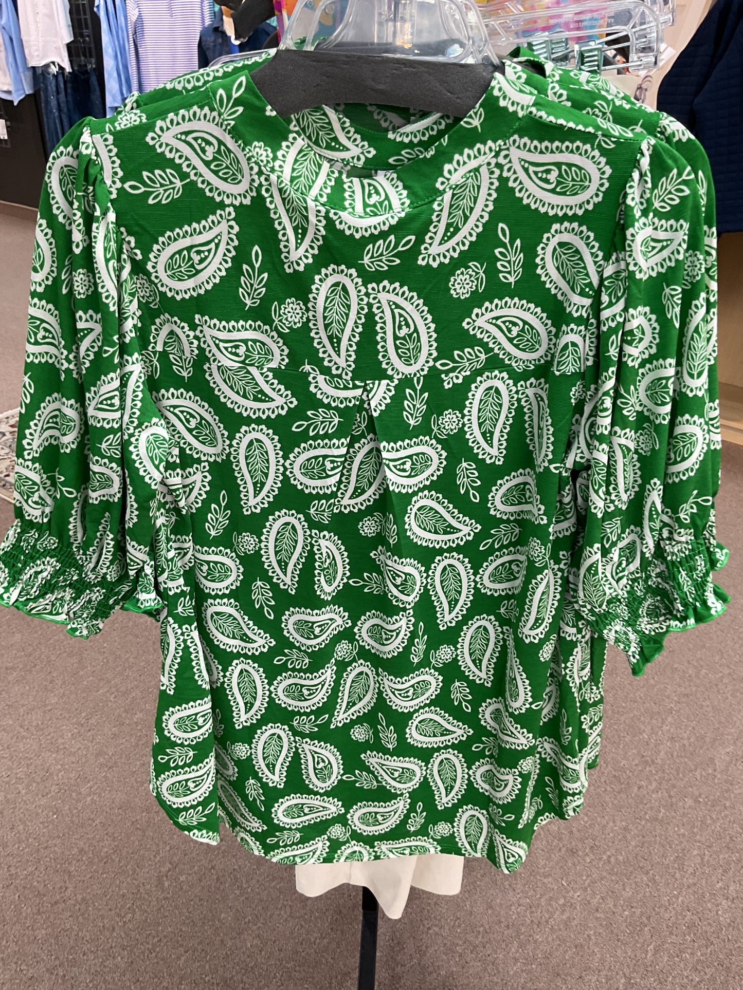 DEAR SCARLETT GREEN/CREAM PAISLEY PRINT TOP