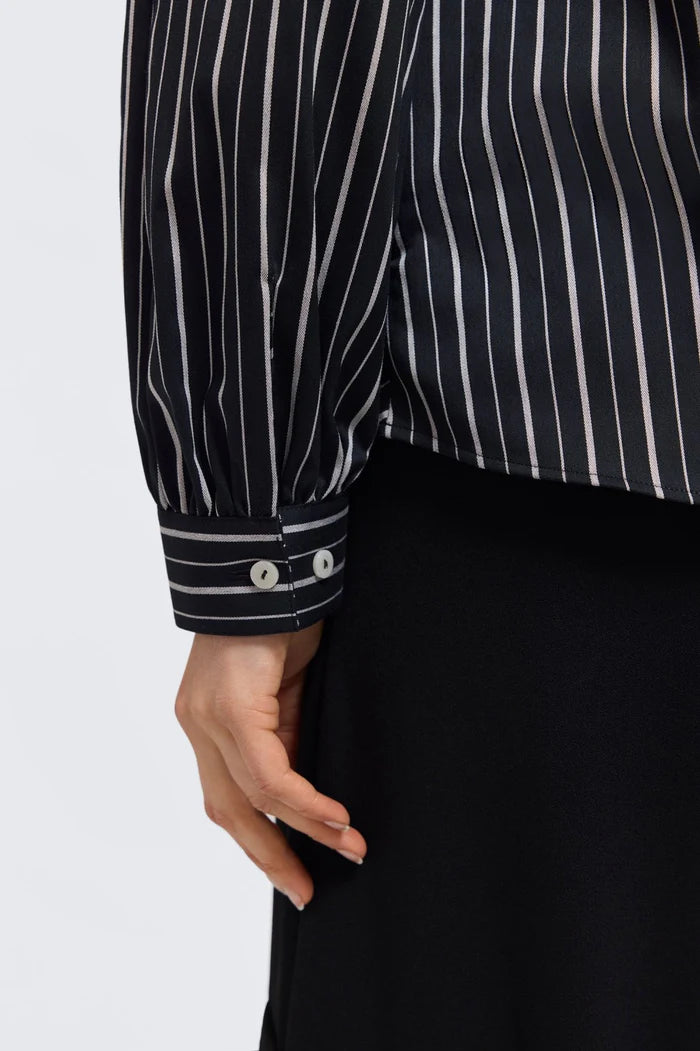 FOXCROFT DAPHNE WIDE STRIPE LONG SLEEVE TOP