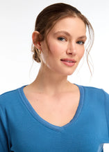 Load image into Gallery viewer, FDJ 3/4 SLEEVE V NECK TOP IN DEEP TEAL
