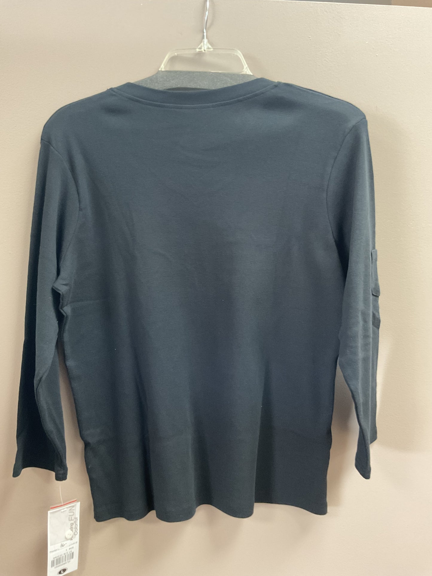 LU LU B BLACK 3/4 SLEEVE TEE WITH POCKET DETAIL ON SLEEVE