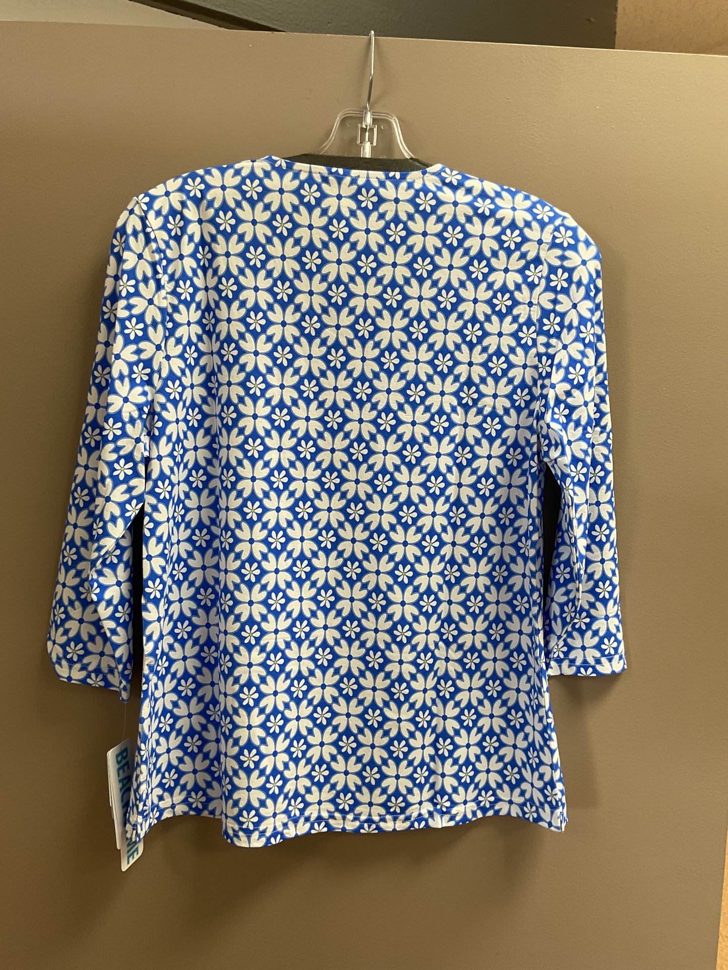 BEACH TIME BY LU LU B V NECK FLOWER PRINT TOP