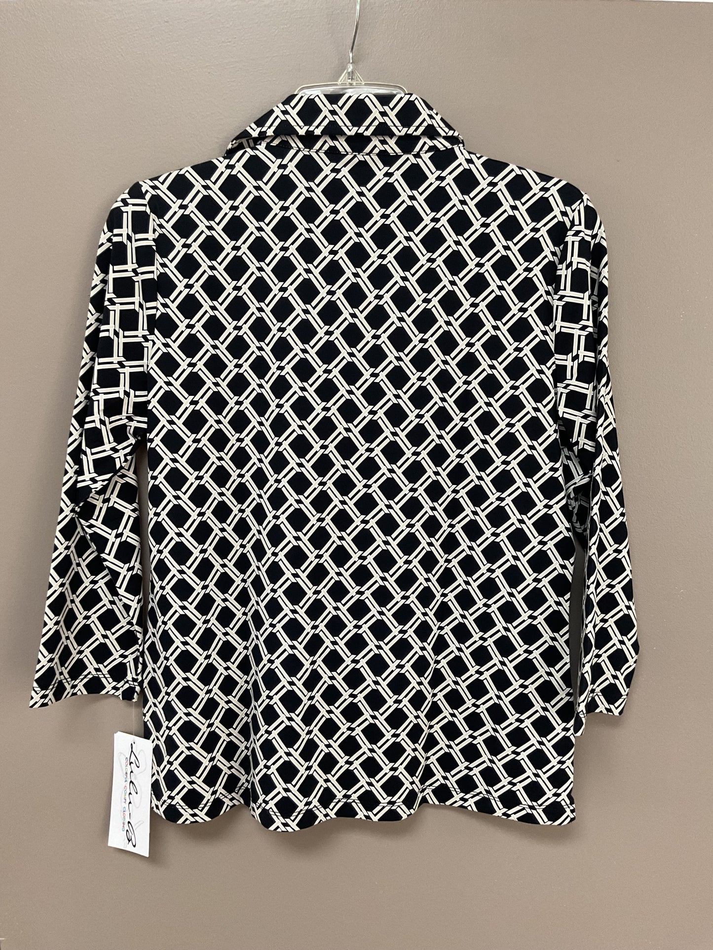 LU LU B THREE QUARTER SLEEVE TOP WITH COLLAR