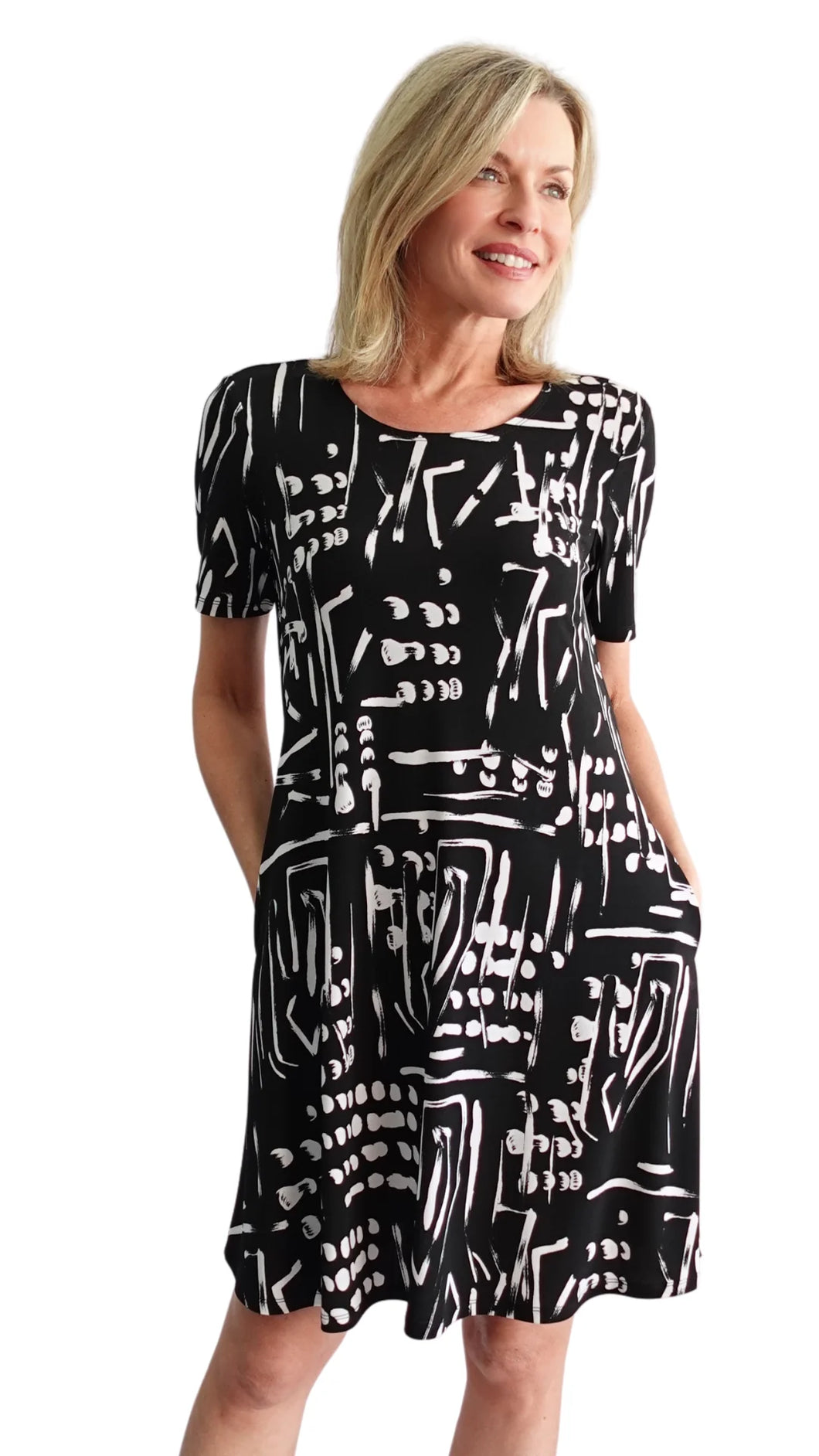 SOFTWORKS BLACK/WHITE ABSTRACT PRINT DRESS
